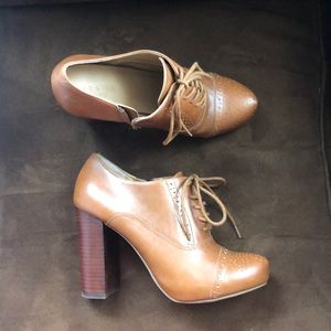 Cognac Crown Vintage Oxford Heels